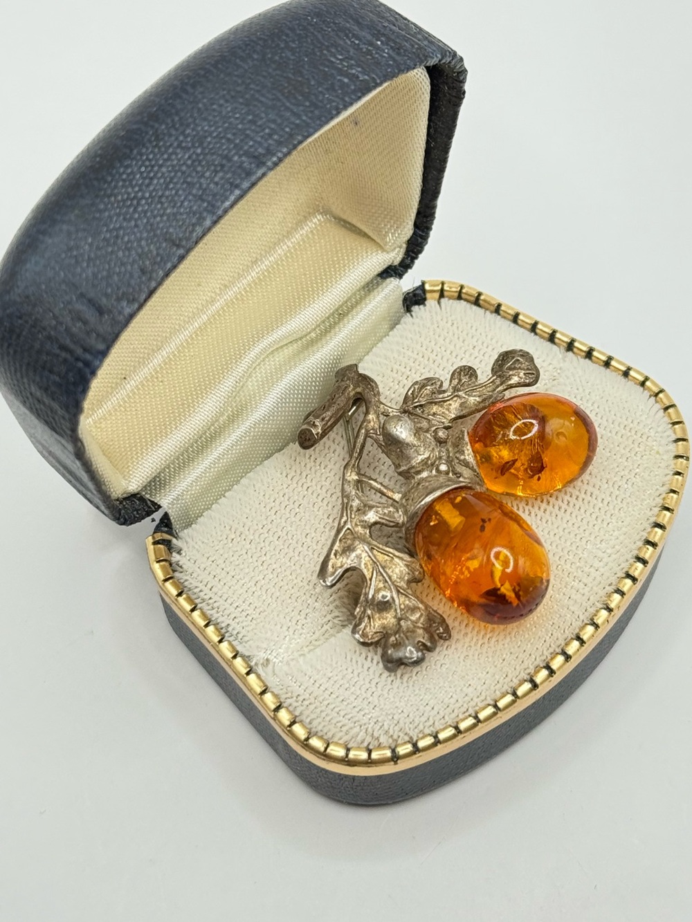 Sterling Leaf baltic honey Amber Drop Brooch - Amber Silver - Picture 2 of 7